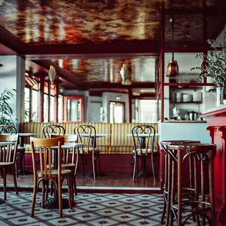 Отель Les Deux Gares